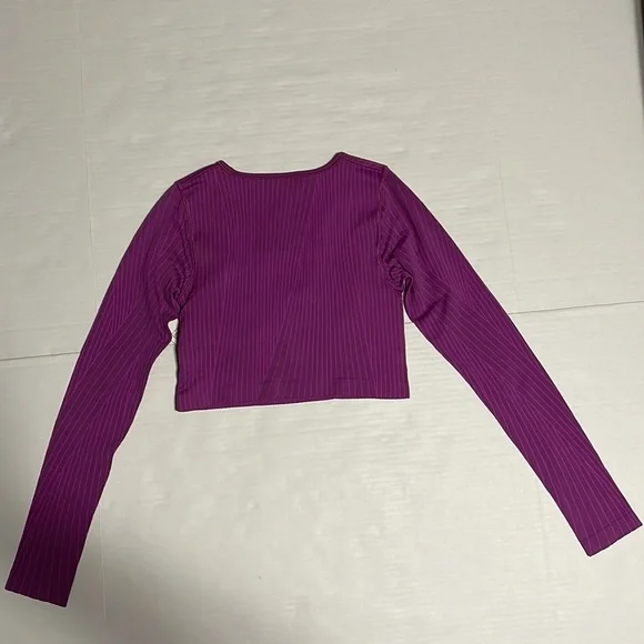 Lululemon Cropped Long Sleeve - Picture 2 of 6